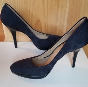 Caya Coach black Signature heels pumps